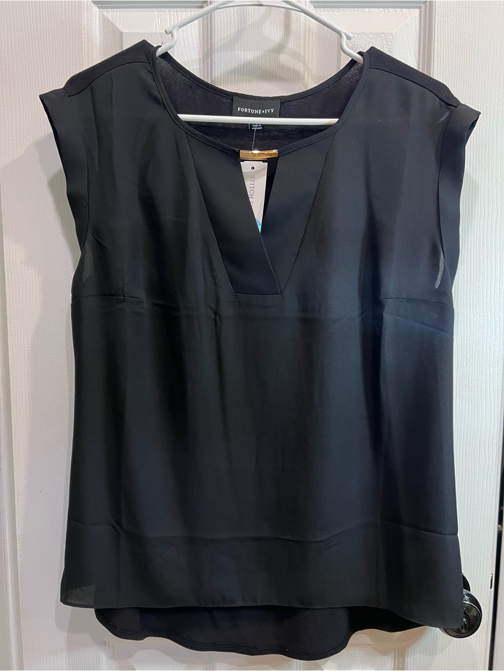 Fortune + Ivy Black Cap-Sleeve V-Neck Women's To - Picture 3 of 6